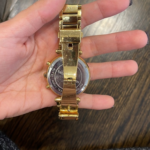 Michael Kors Gold Watch - Picture 4 of 6